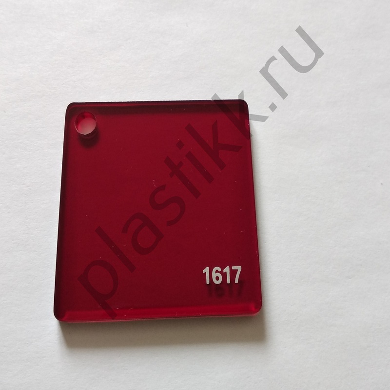Оргстекло красное прозрачное Quinn Plastics Gast 1617 2030х3050 мм
